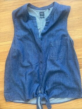 Prana Women’s Sunrise Peak Top Sleeveless Deep Denim Button Front Size S